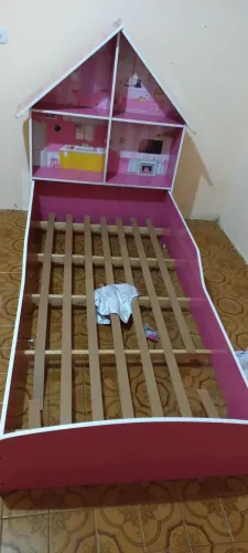Cama de casinha rosa pouco uso 