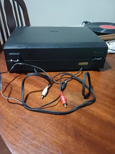 Toca disco vintage gradiente,  semi novo guardado no cofre a anos.
