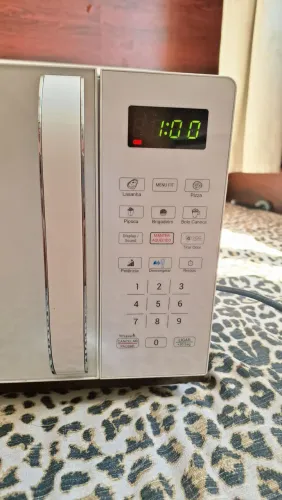 Vendo microondas muito conservado 250 reais