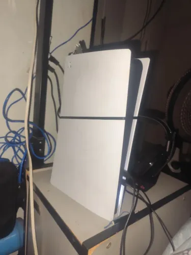 Eu estou precisando muito vender meu ps5 para conseguir um dinheiro para minha família