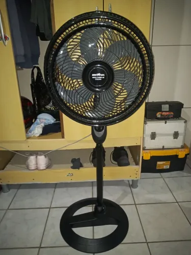 Ventilador de coluna britânia