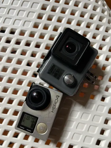 GoPro 4 e GoPro hero + 