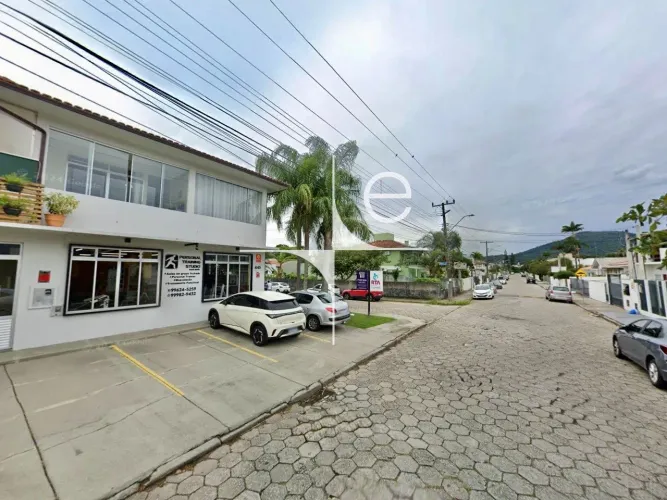 Casa Comercial no Córrego Grande