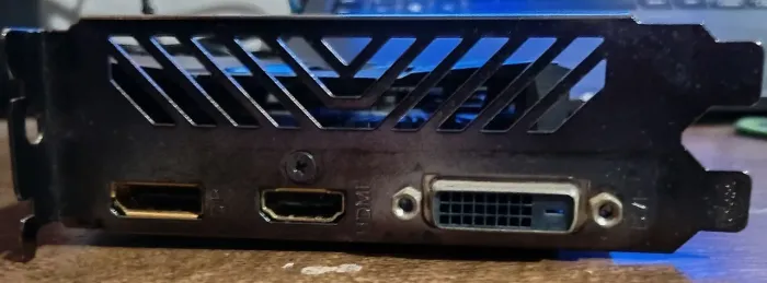 Placa de video gtx 1050 2gb com defeito