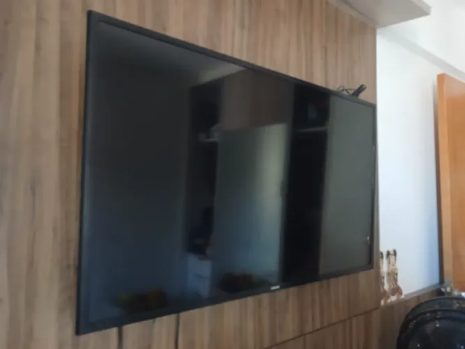 TV Samsung 43' com defeito