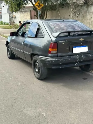 Kadett para retirada de peças