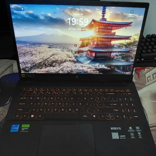 ACER NITRO V15 RTX 5050 32GB RAM