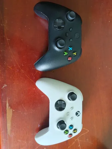 Vendo ? Xbox  ? séries S. R$ 250 cada