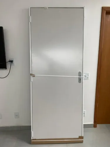 PORTA 085X215X60CM BRANCO MADEIRA LISA  COM PORTAL FERRO MGM