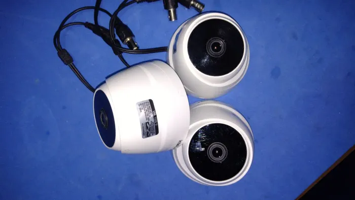 3 câmeras Intelbras VHL