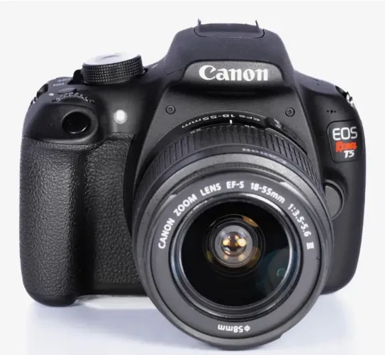 Canon EOS Rebel T5 + lente 18-55mm + lente Canon EF 50mm f/1.8 STM DSLR cor preto