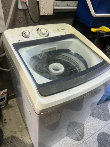 Máquina para retirada de peças 