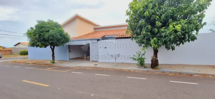 Casa com 3 dormitórios no Jardim Tarraf II