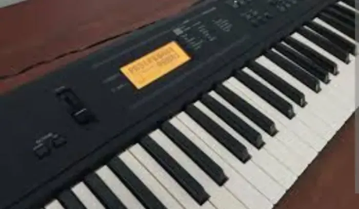 Sintetizador Yamaha S03