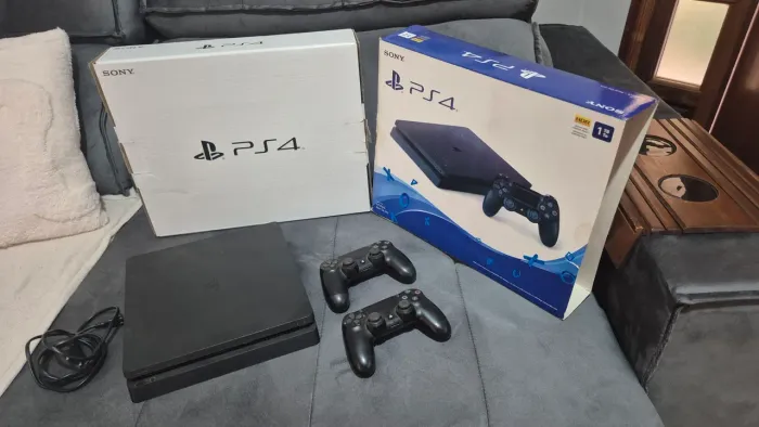 PS4 SLIM 1TB