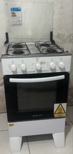 Fogão com pouco tempo de uso
