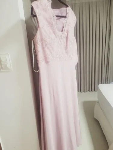 Vendo vestido festa cor rosa chá, tecido de renda e crepe., semi novo