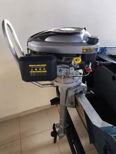 Motor de popa toyama 6.5hp 4t com rabeta vertical semi-novo