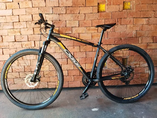 Bicicleta Oggi aro 29 Tam:19 semi nova