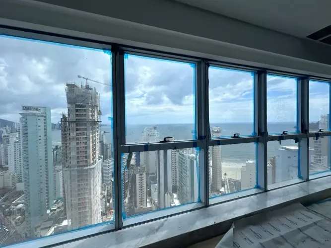 BALNEARIO CAMBORIU, 3 QTS 3 SUITES, 171 m2, IMOVEL SEM MOBILIA.