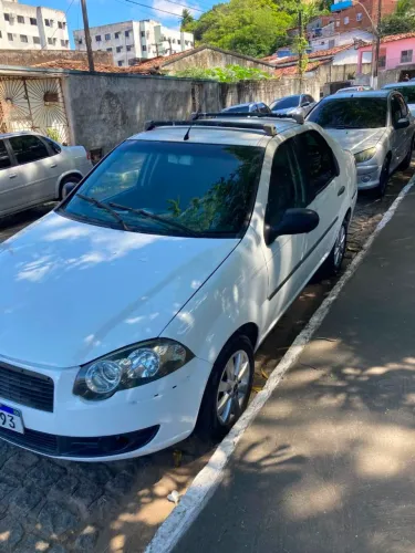 Fiat Siena HLX 1.8 MPI Flex 8V 4P 2009