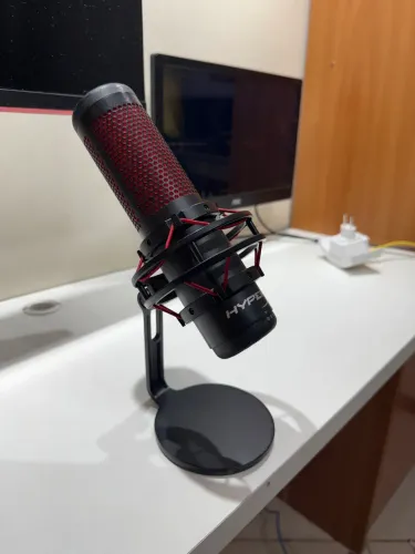 MICROFONE HYPERX QUADCAST - EXCELENTE ESTADO