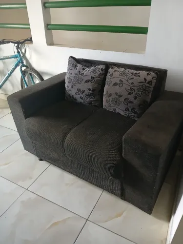 Sofá 2 e 3 lugares bem confortavel