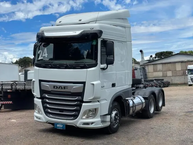 DAF XF 480 6X2 ANO 2024 EURO 6 TETO BAIXO COM 135 MIL KM COM DEFLETOR - PRONTO PARA RODAR