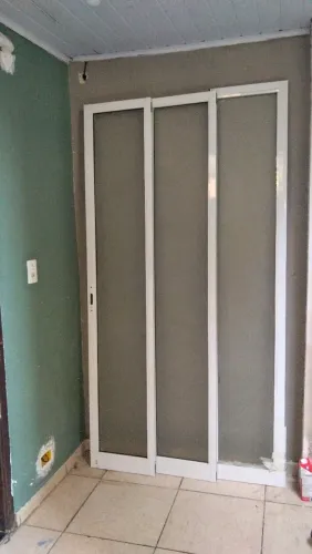 Porta de correr 3 folhas de alumínio