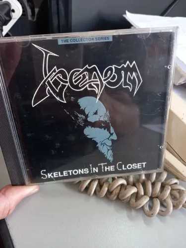CD venom skeletons in The closet