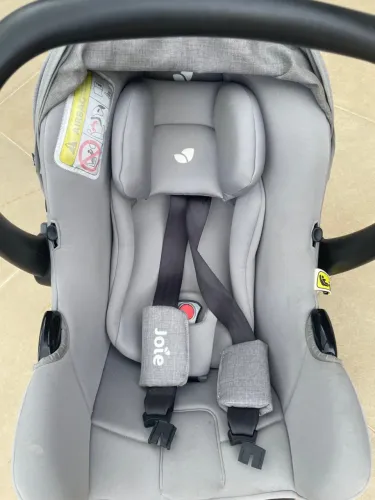 Bebê conforto I Snug e base Isofix Joie
