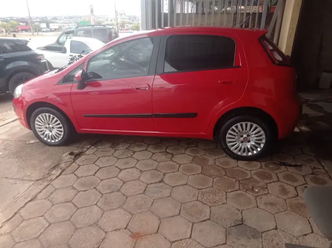 Fiat Punto Attractive 1.4 Fire Flex 8V 5P 2014