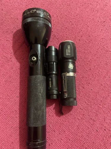 Lanterna Maglite Original (Grande, fabricada nos EUA anos 80) -leiam a postagem