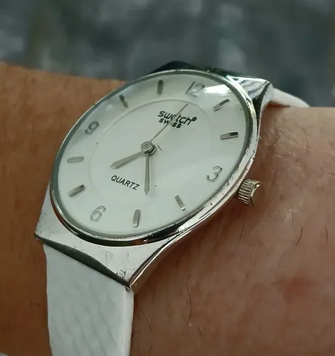Lindo relógio antigo SWATCH SWISS , exemplar social clássico dress watch elegante