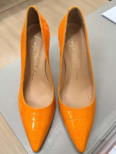 Scarpin Luiza Barcelos laranja