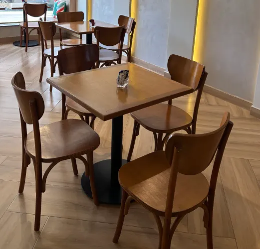 Mesa 70x70 cm para bares, restaurantes, cafeteria