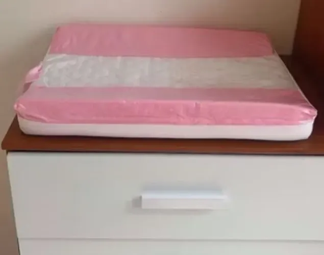 Ninho com mosquiteiro e trocador para bebê 