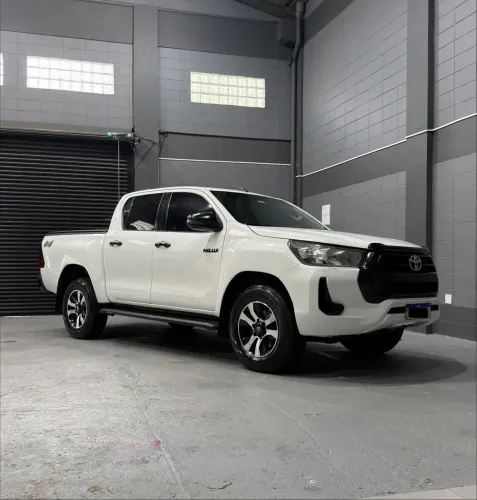 Toyota Hilux CD 4X4 2.8 Diesel Mec. 2021
