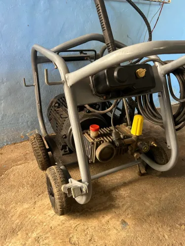 Lavadora de alta pressão Hd 10/25 karcher industrial 