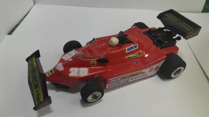 carrinho autorama ferrari t4 preta