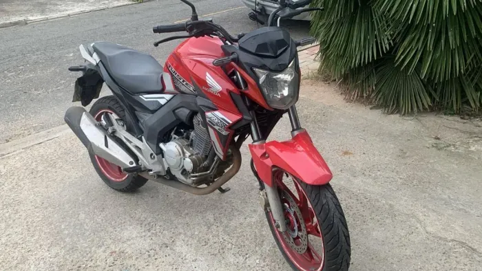 Moto CB Twister 250