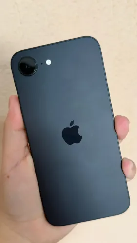 iPhone 16e 128GB