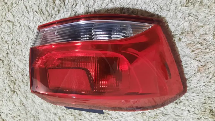 Lanterna Chevrolet Spin 2019 a 2024 lado esquerdo - Nova. 