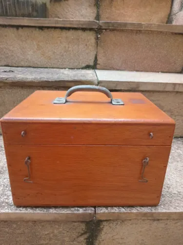 Caixa/ Estojo de Pintura ou porta porta joias