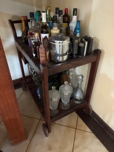Carrinho de bar com rodinha, madeira maciça 