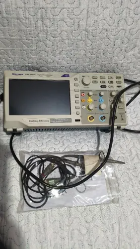 Osciloscópio Tektronix TBS 1052B
