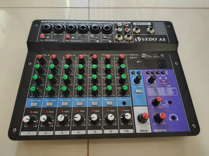 MESA DE SOM 8 CANAIS USB