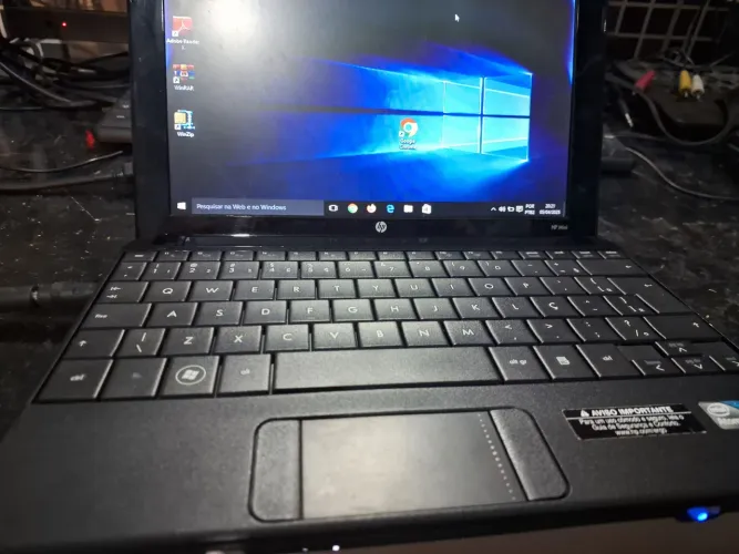 netbook 2 gb de memória. windows 10 .bateria fraca