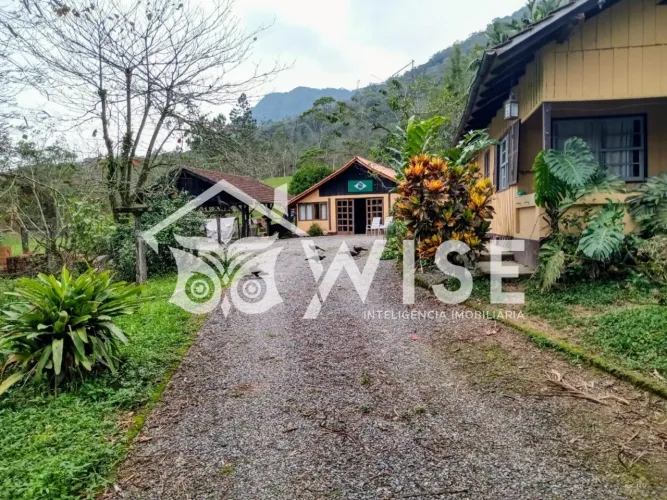 Chácara, zona rural de Joinville/SC, área construída 250m², terreno 37.700m²