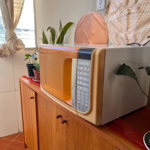 Micro-ondas Electrolux MEF41 31L 127V com Película Amarela